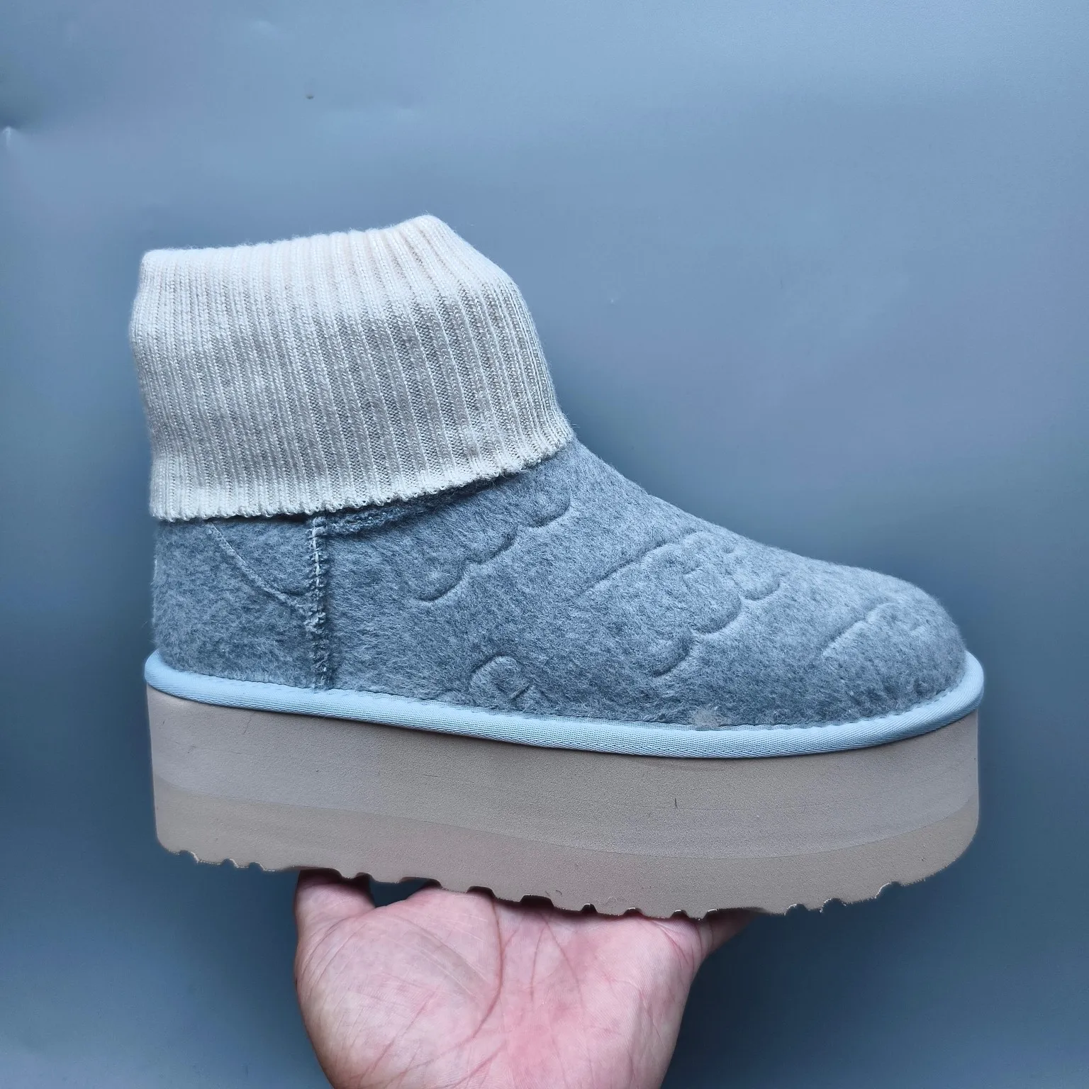 💰600 UGG sheepskin all-in-one snow boots 4047 suede LOGO wool top thick-soled boots Color: Gray Black Green Matching Size: 35-40